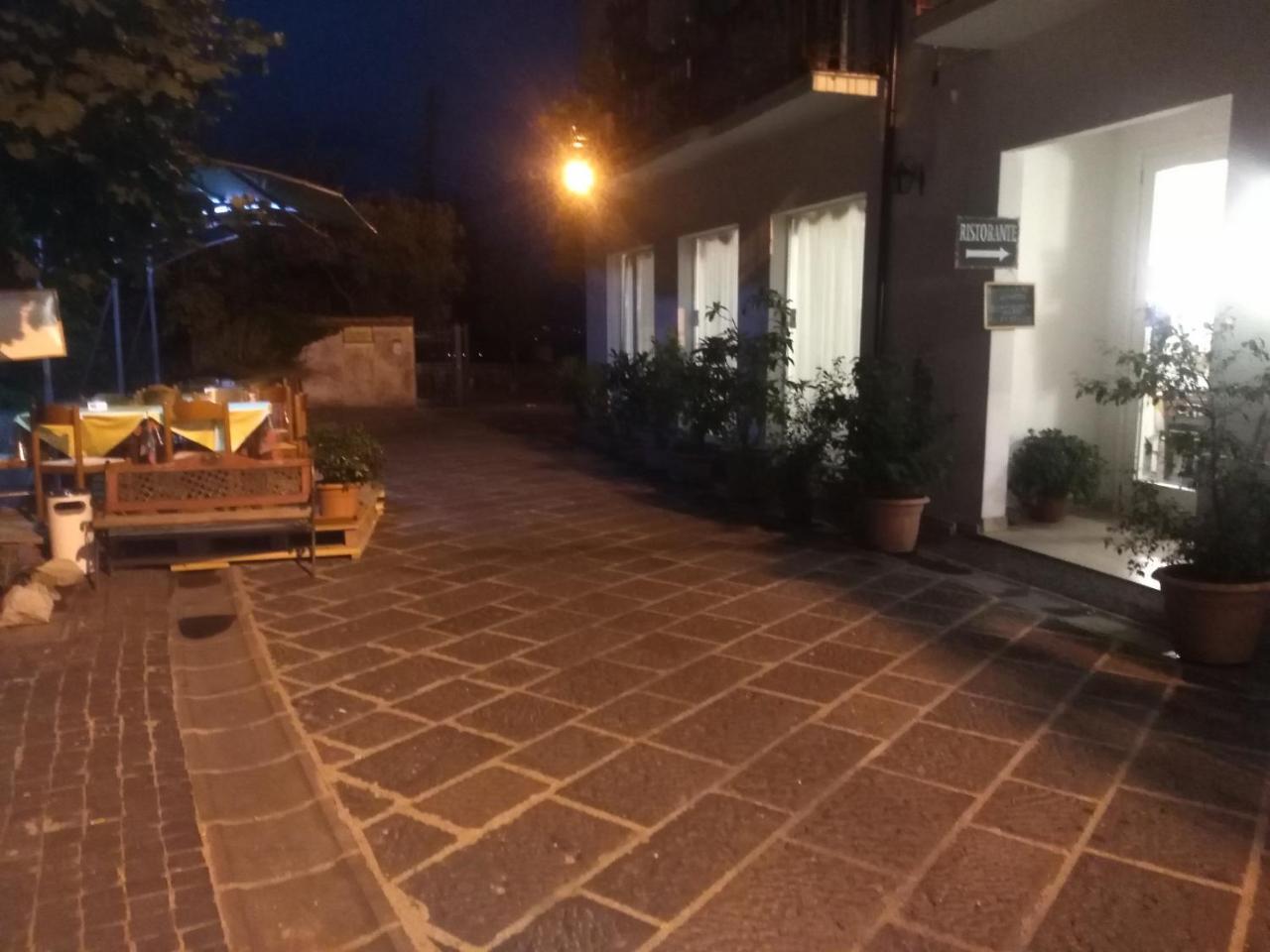 Hotel La Congiura Dei Baroni Teggiano Exterior photo