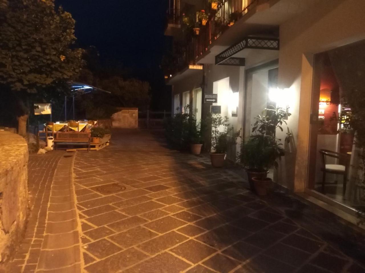 Hotel La Congiura Dei Baroni Teggiano Exterior photo